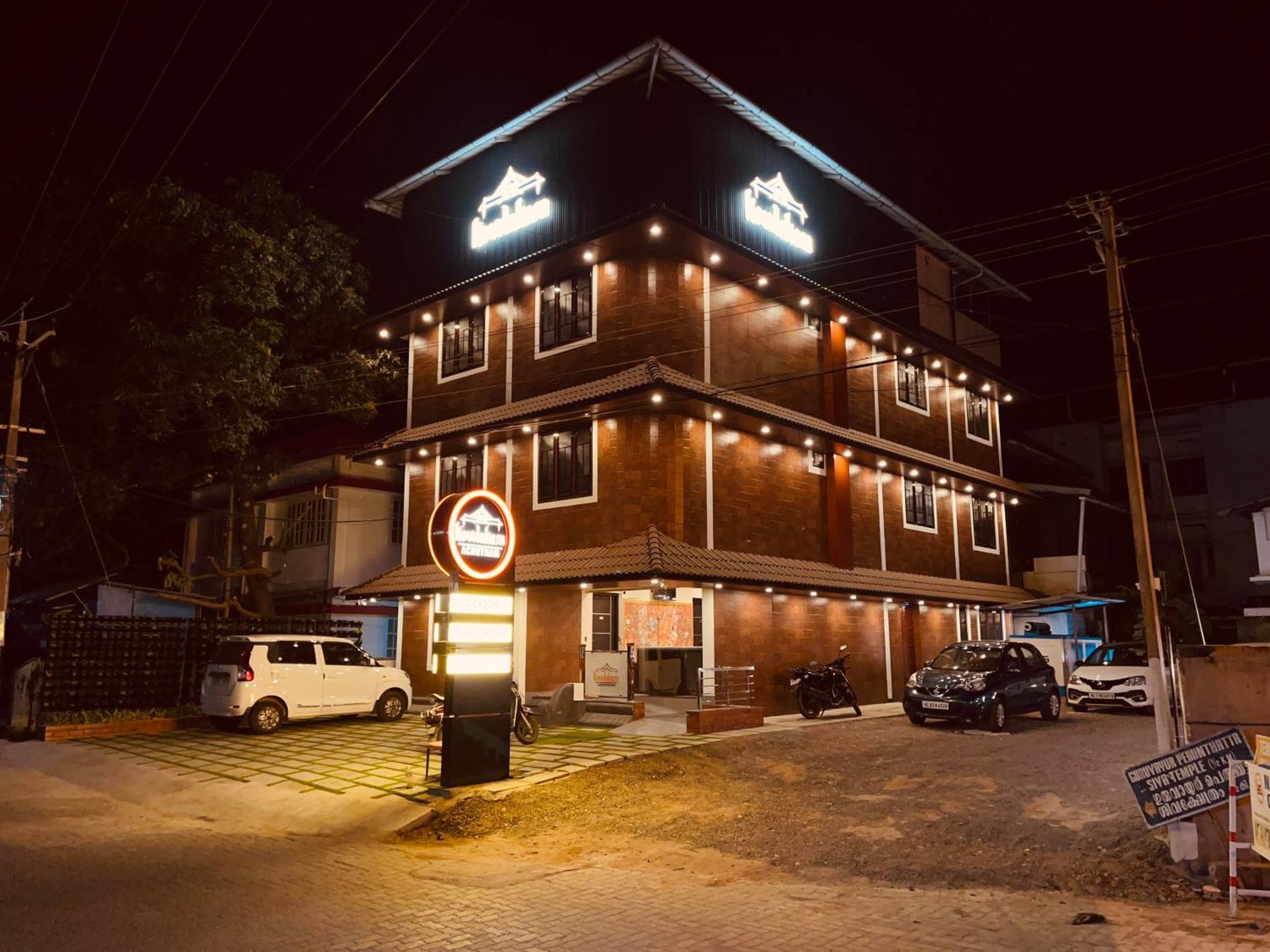 Kovilakam Achutham Hotel Guruvayur Luaran gambar